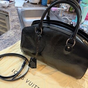 👀VINTAGE & GORGEOUS!!Louis Vuitton Pont-Neuf Epi Leather Noir
